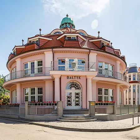 Baltyk Miedzyzdroje, Basen, Sauna 2,3,4 Os Z Jacuzzi 미엥지즈드로예